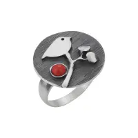 Кольцо из серебра с кораллом «Птица»