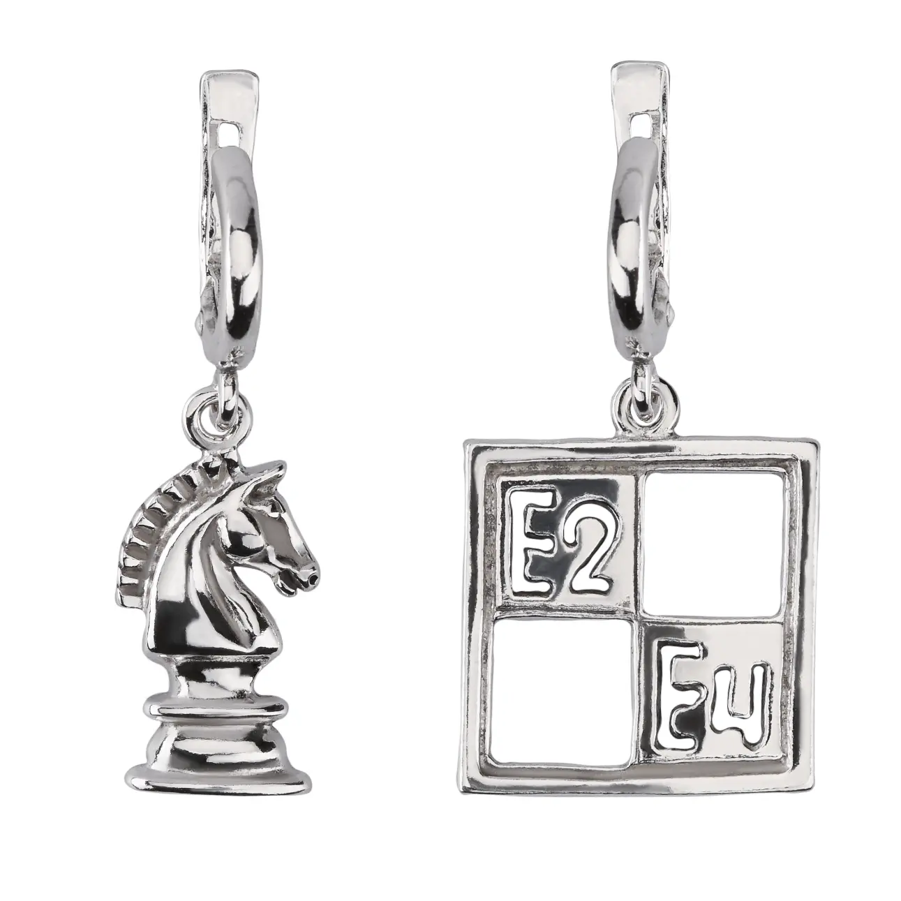 Серебряные ассиметричные серьги «Шахматы»