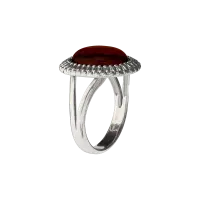 Серебряное кольцо с янтарем Серебряное кольцо с янтарем