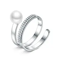 Кольцо из серебра с жемчугом и фианитами