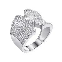 Кольцо из серебра с фианитами