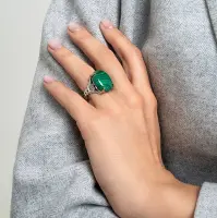 Кольцо из серебра с камнем малахит Кольцо из серебра с камнем малахит
