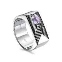 Кольцо из серебра с аметистом и эмалью Кольцо из серебра с аметистом и эмалью