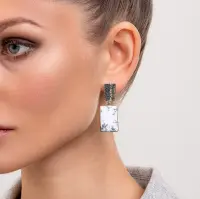 Серебряные серьги «Белоснежный Мотив» с агатом