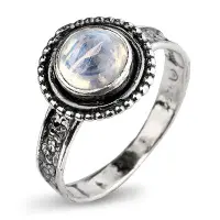 Серебряное кольцо с лунным камнем
