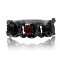 Серебряное кольцо с гранатом Серебряное кольцо с гранатом