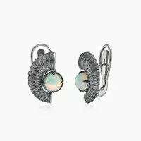 Серьги из серебра с камнем опал Серьги из серебра с камнем опал