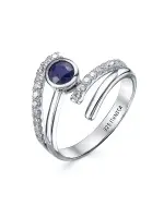 Серебряное кольцо с сапфиром и фианитами Серебряное кольцо с сапфиром и фианитами
