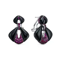 Серьги из серебра с ониксом и корундами Серьги из серебра с ониксом и корундами