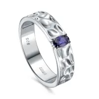 Кольцо из серебра с иолитом Кольцо из серебра с иолитом