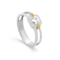 Серебряное кольцо с муассанитом