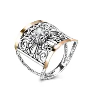 Кольцо из серебра с фианитом в позолоте Кольцо из серебра с фианитом в позолоте