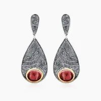 Серебряные серьги «Мистический Гранат» Серебряные серьги «Мистический Гранат»