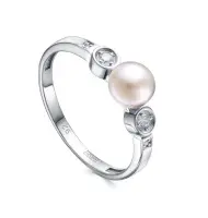 Кольцо из серебра с жемчугом и фианитами