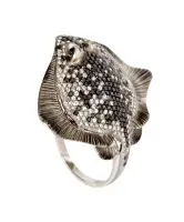 Кольцо из серебра «Скат» с фианитами Кольцо из серебра «Скат» с фианитами