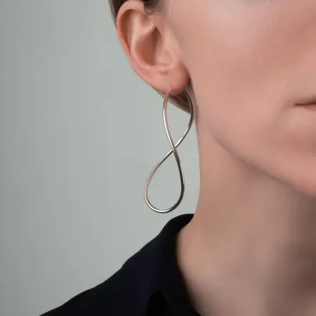 Серебряные серьги конго «Восьмерка» средние 7 см