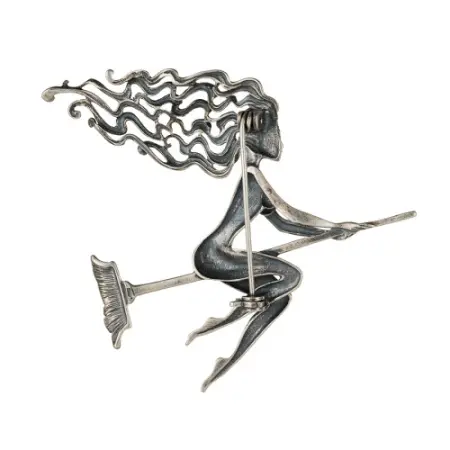 Брошь из серебра «Полёт Маргариты на швабре»