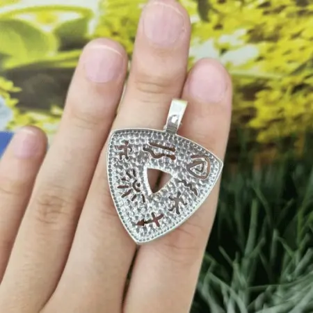 Серебряный кулон «Знаки»