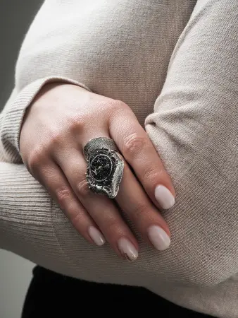 Кольцо серебряное «Королева леса»