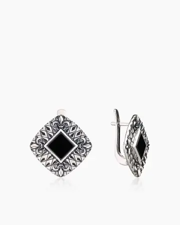 Серьги из серебра с камнем оникс