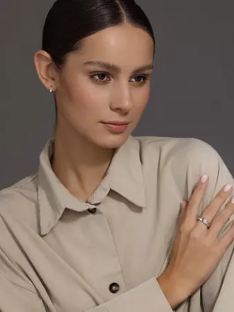 Кольцо из серебра с бриллиантом