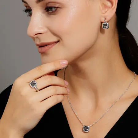 Колье из серебра с бриллиантом и чернением