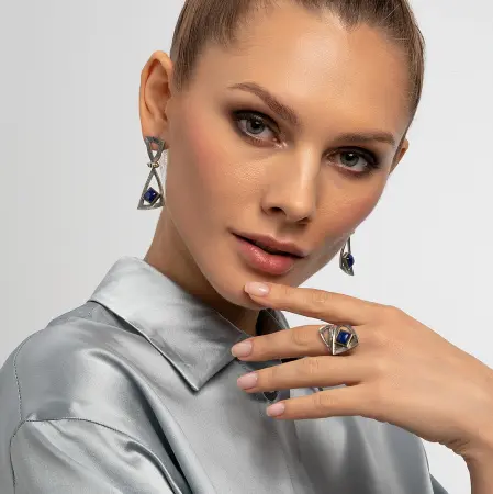 Кольцо из серебра с лазуритом