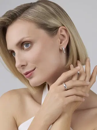 Серьги из серебра с бриллиантом