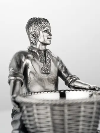 Подставка под яйцо «Корзинщик»