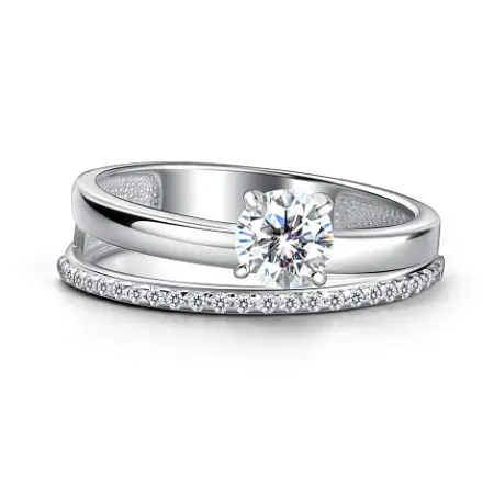 Кольцо из серебра с фианитами