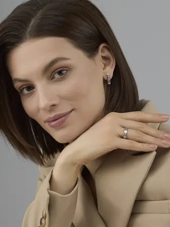 Серьги из серебра с бриллиантом