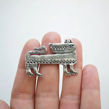 Серебряная брошь «Серый волк»