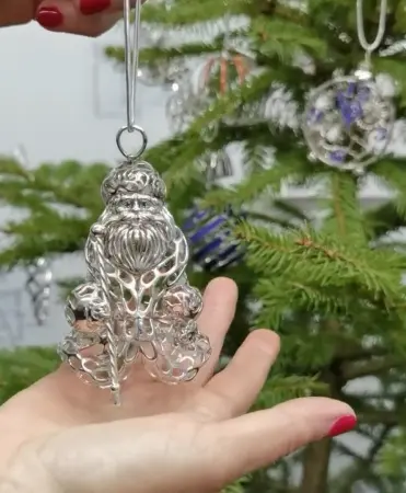 Серебряная елочная игрушка «Дед Мороз»