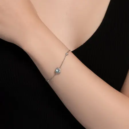 Браслет из серебра с топазом и фианитами