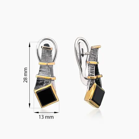 Серьги из серебра с камнем оникс