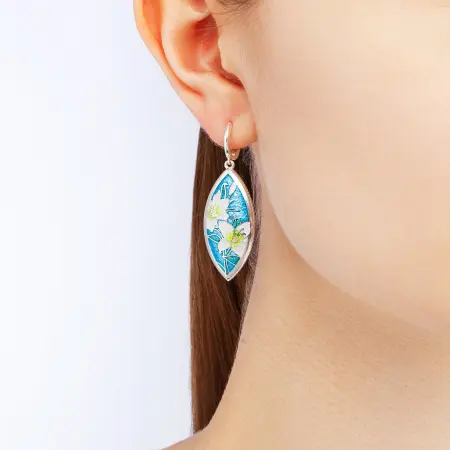 Cеребряные серьги-подвески «Лилия» с эмалью