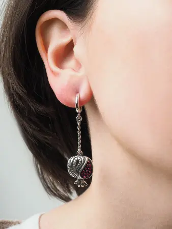Серьги из серебра с эмалью «Гранат»