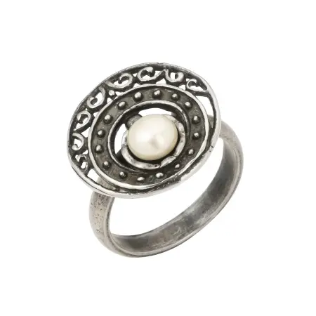 Серебряное кольцо с жемчугом