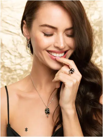 Серебряные серьги с черным ониксом и марказитами