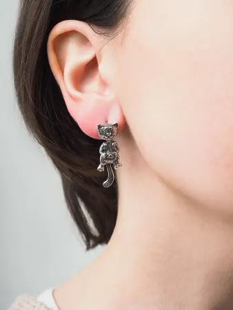 Серьги из серебра «Кот турист»