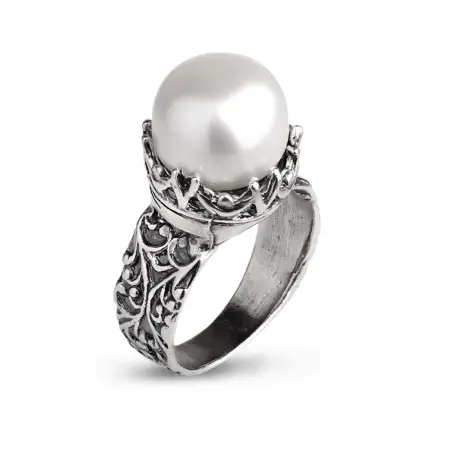 Серебряное кольцо с жемчугом