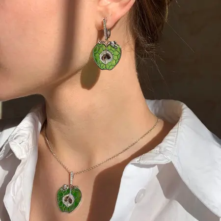 Серебряные серьги с эмалью, раух-топазом и фианитами «Яблоко»