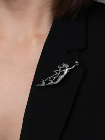 Брошь из серебра с жемчугом «Русалка»