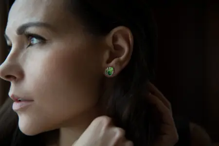 Серебряные серьги-пусеты с эмалью «Монстера»