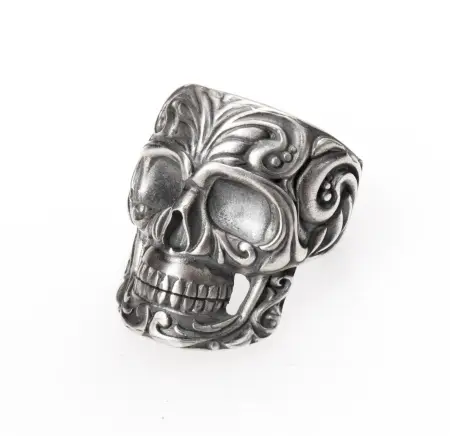 Серебряное кольцо «Череп»