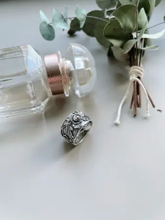 Серебряное кольцо «Пион»