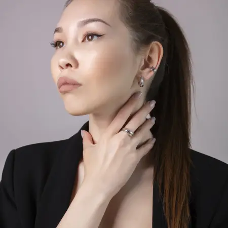 Серебряная моно серьга