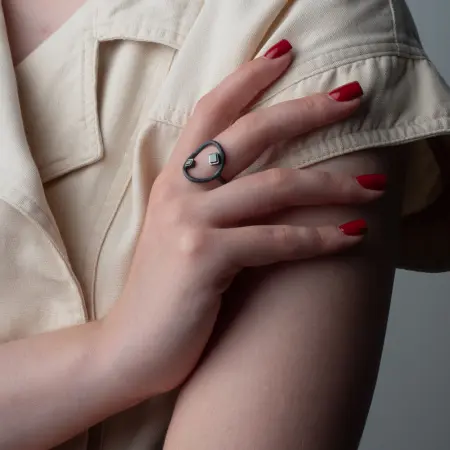 Серебряное кольцо с гематитом «Круг»