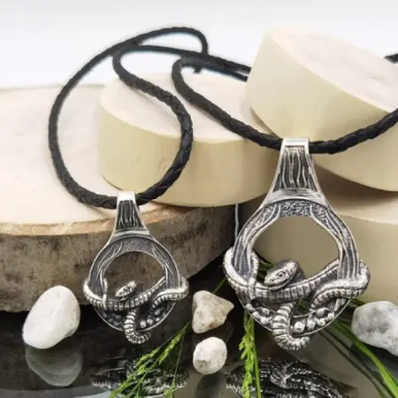 Серебряный подвес малый «Шипящий уж»