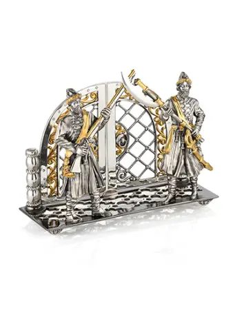 Серебряная салфетница «Стражи»